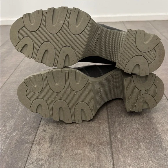 Like NEW! Leather Sorel Brex Heel Lug Chelsea Boot in Olive Green, size 8 - Picture 7 of 11